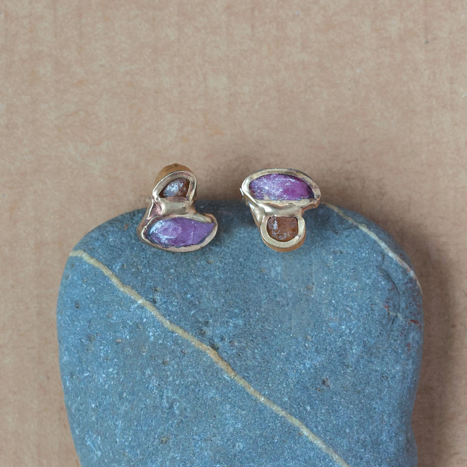 Ledge Studs