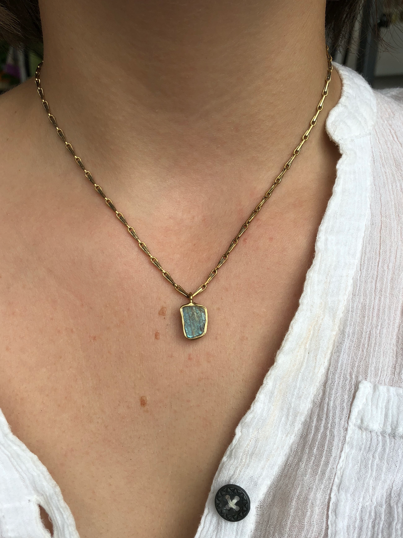 Guardian Pendant - Labradorite