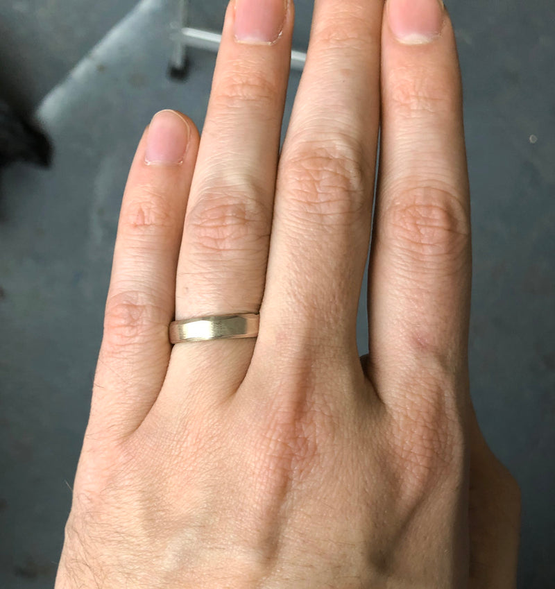 Men's Classic Wedding Ring